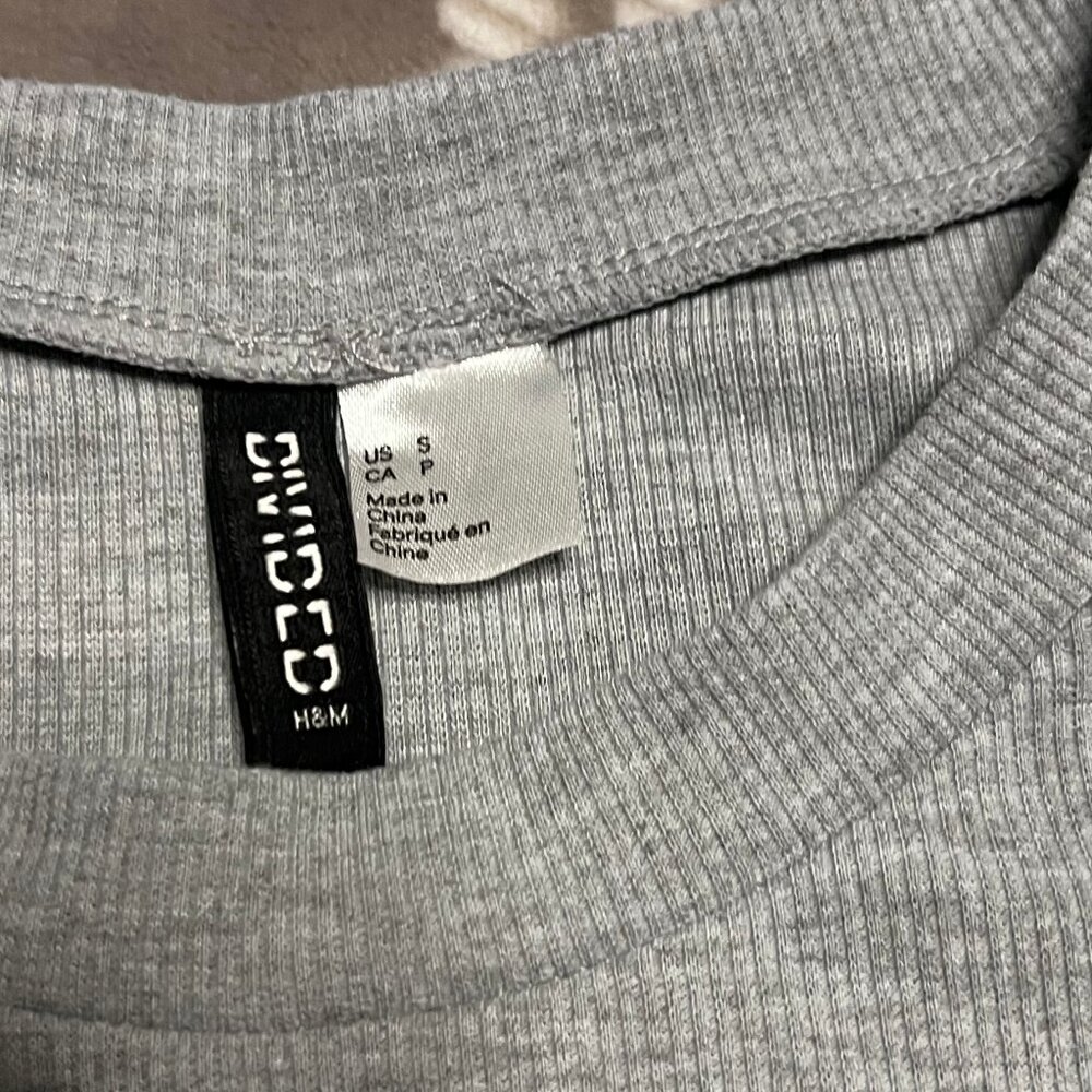 Gray Ribbed Drawstring Dress – Casual & Flattering ✨ - Picture 4 of 4